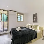 Διαμέρισμα Promenade Des Anglais-2 Mins Walk To Beach- Charming Duplex -air Conditioning Wi-fi