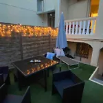 Διαμέρισμα Promenade Des Anglais-2 Mins Walk To Beach- Charming Duplex -air Conditioning Wi-fi Νίκαια