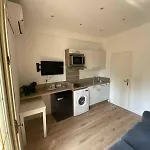 Promenade Des Anglais-2 Mins Walk To Beach- Charming Duplex -air Conditioning Wi-fi * Νίκαια