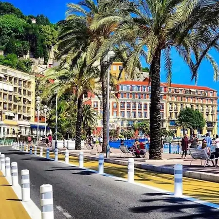 Promenade Des Anglais-2 Mins Walk To Beach- Charming Duplex -air Conditioning Wi-fi * Nizza