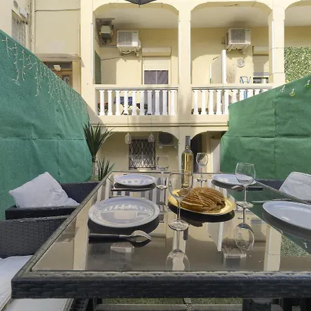 Promenade Des Anglais-2 Mins Walk To Beach- Charming Duplex -air Conditioning Wi-fi شقة نيس